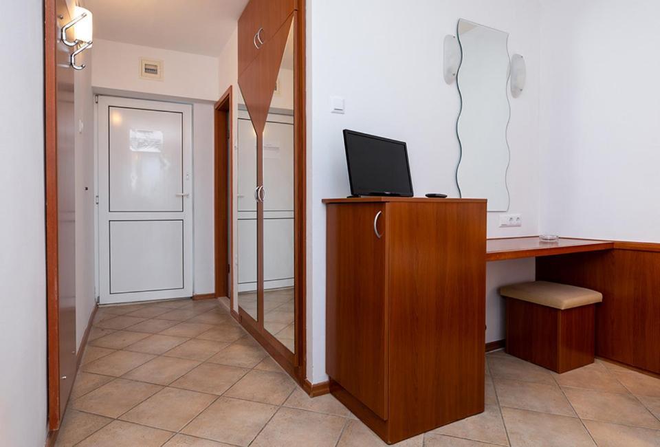 Hotel Tourist Settlement Brzet Omiš Exterior foto
