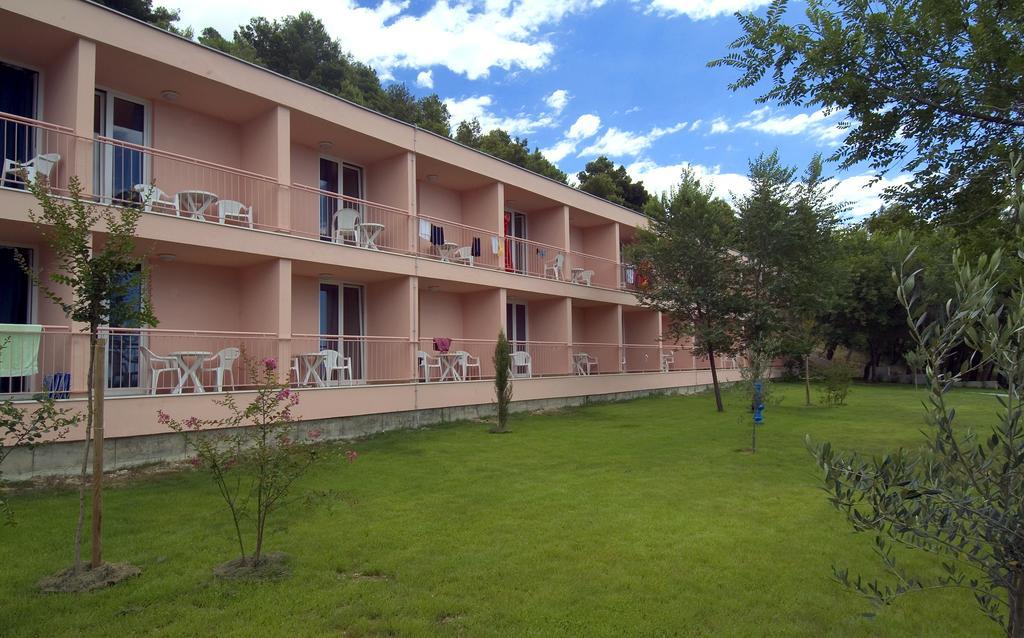 Hotel Tourist Settlement Brzet Omiš Exterior foto