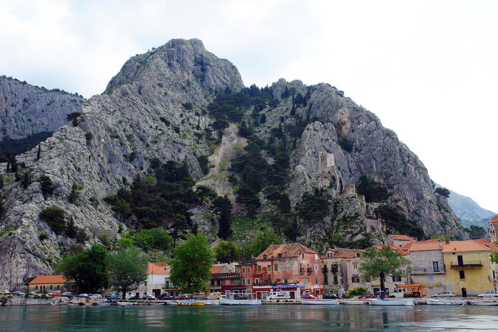 Hotel Tourist Settlement Brzet Omiš Exterior foto