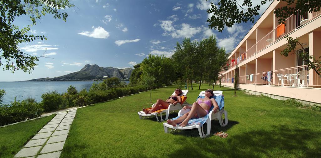 Hotel Tourist Settlement Brzet Omiš Exterior foto