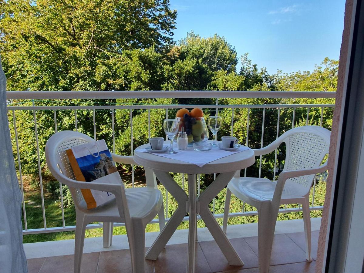 Hotel Tourist Settlement Brzet Omiš Exterior foto