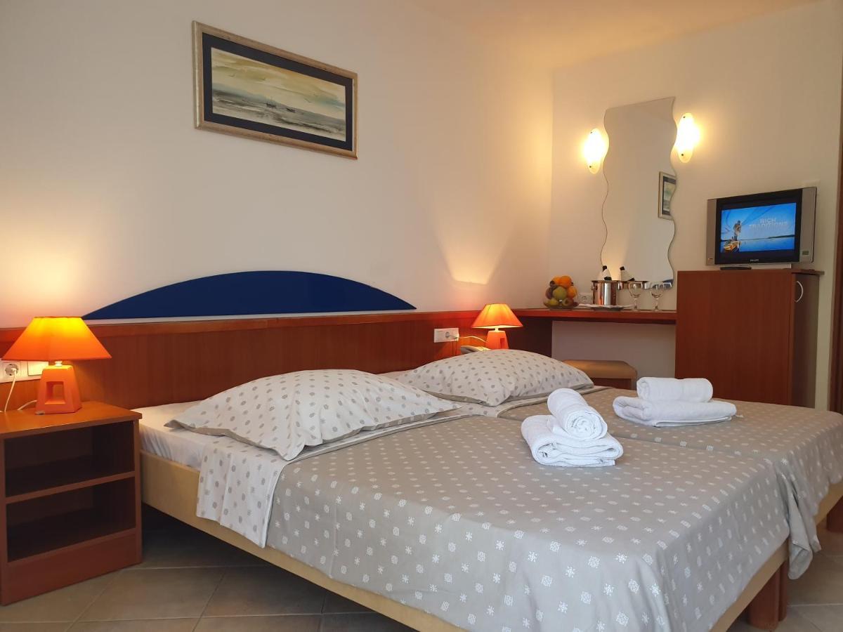 Hotel Tourist Settlement Brzet Omiš Exterior foto