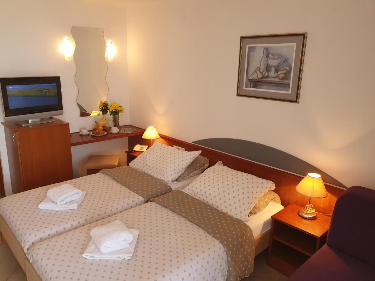 Hotel Tourist Settlement Brzet Omiš Exterior foto